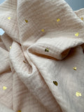 Musselin Beige mit goldenen Herzen 0,5 m