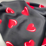 Viscose Satin Schwarz mit Herzen 0,5 m