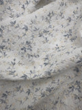 Musselin Lochstickerei mit Blumen Blau