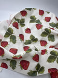 Beschichtete Baumwolle Creme mit Erdbeeren 0,5 m